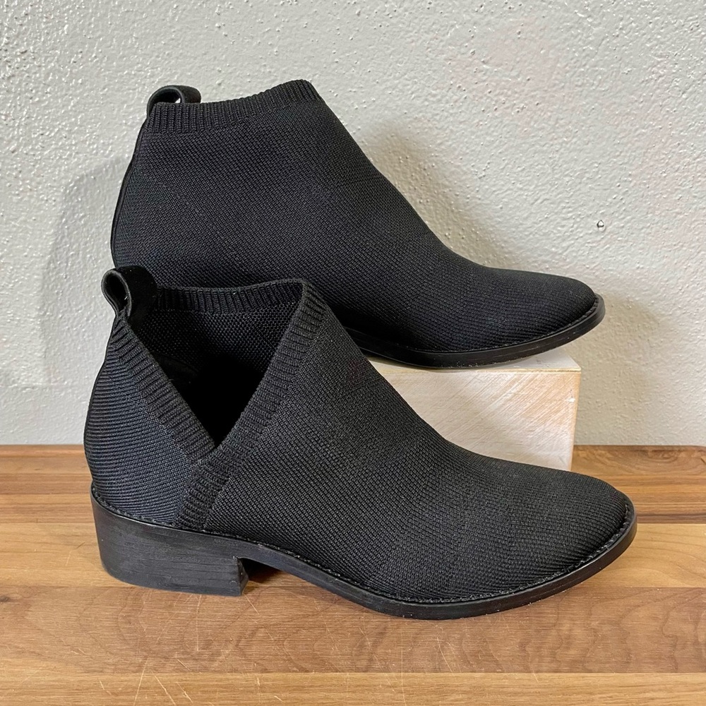Eileen Fisher Black Knit Ankle Boots Stretch Minimalist Comfort 7.5 Capsule Chic